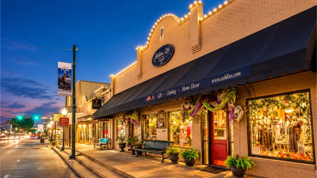 Shopping Centers Use Permanent Outdoor Lighting